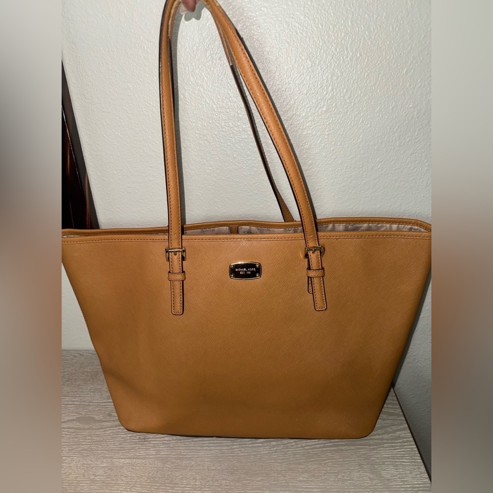 Michael Kors Jet Set Travel Large Tote Camel Brown